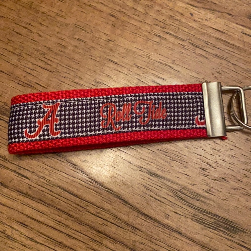 Alabama Roll Tide keychain fan gear NWT Bama wristlet houndstooth key fob